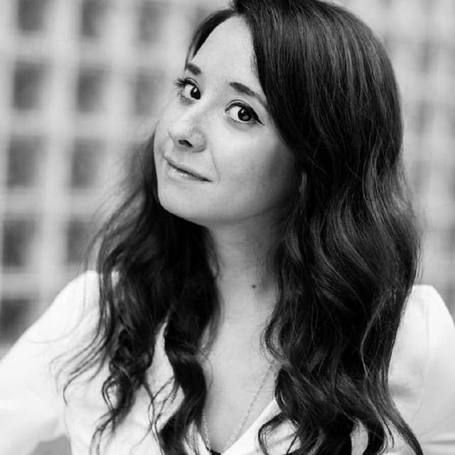 Sarah Tosques headshot